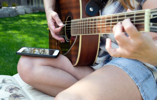 Learn Guitar Fast with Innovative App